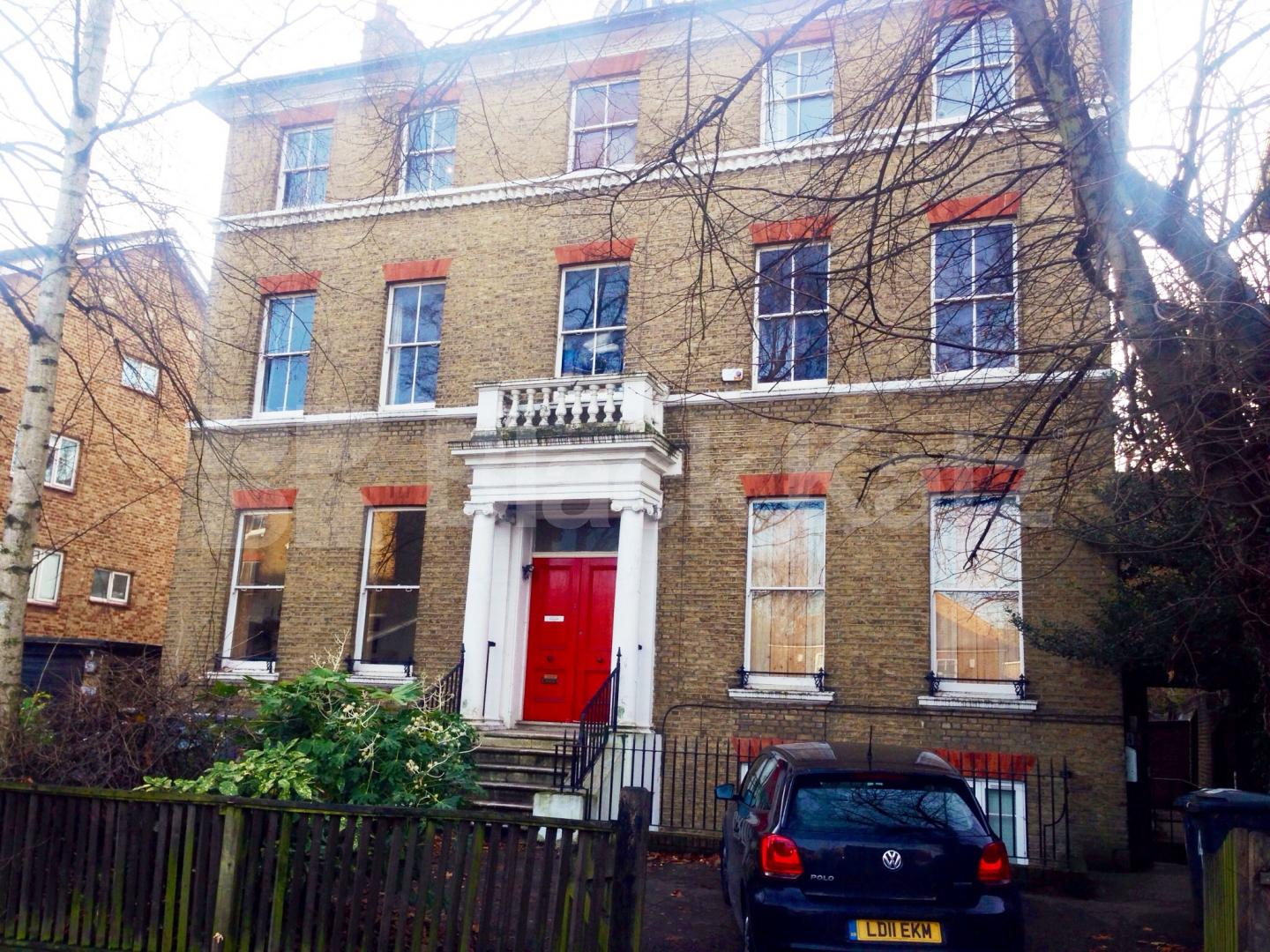 			NEW INSTRUCTION, 3 Bedroom, 1 bath, 1 reception Flat			 Elms Road, Clapham